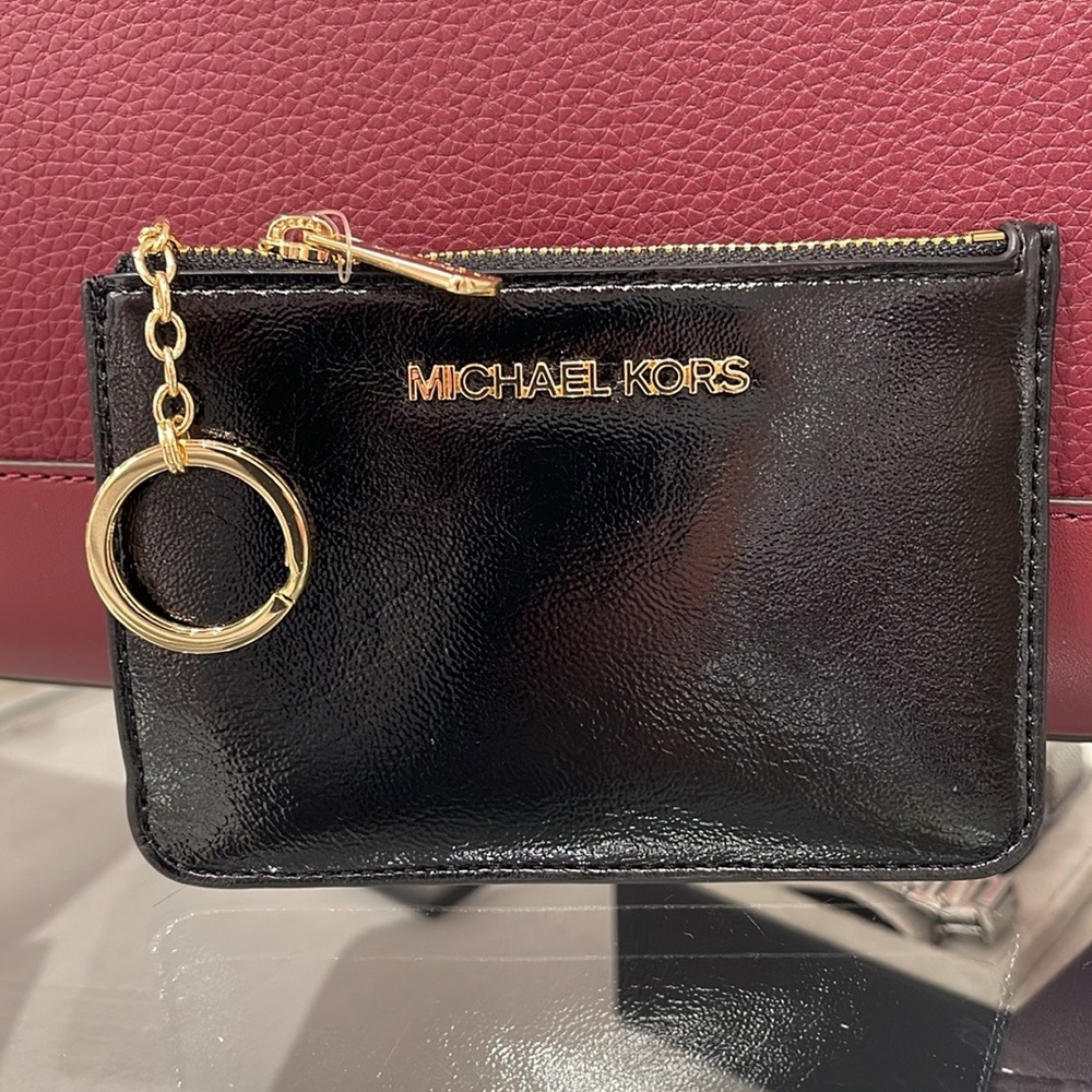 MICHAEL KORS
Jet Set Travel Small Top Zip Coin Pouch With ID Keychain 
Black
NWT - Picture 9 of 16